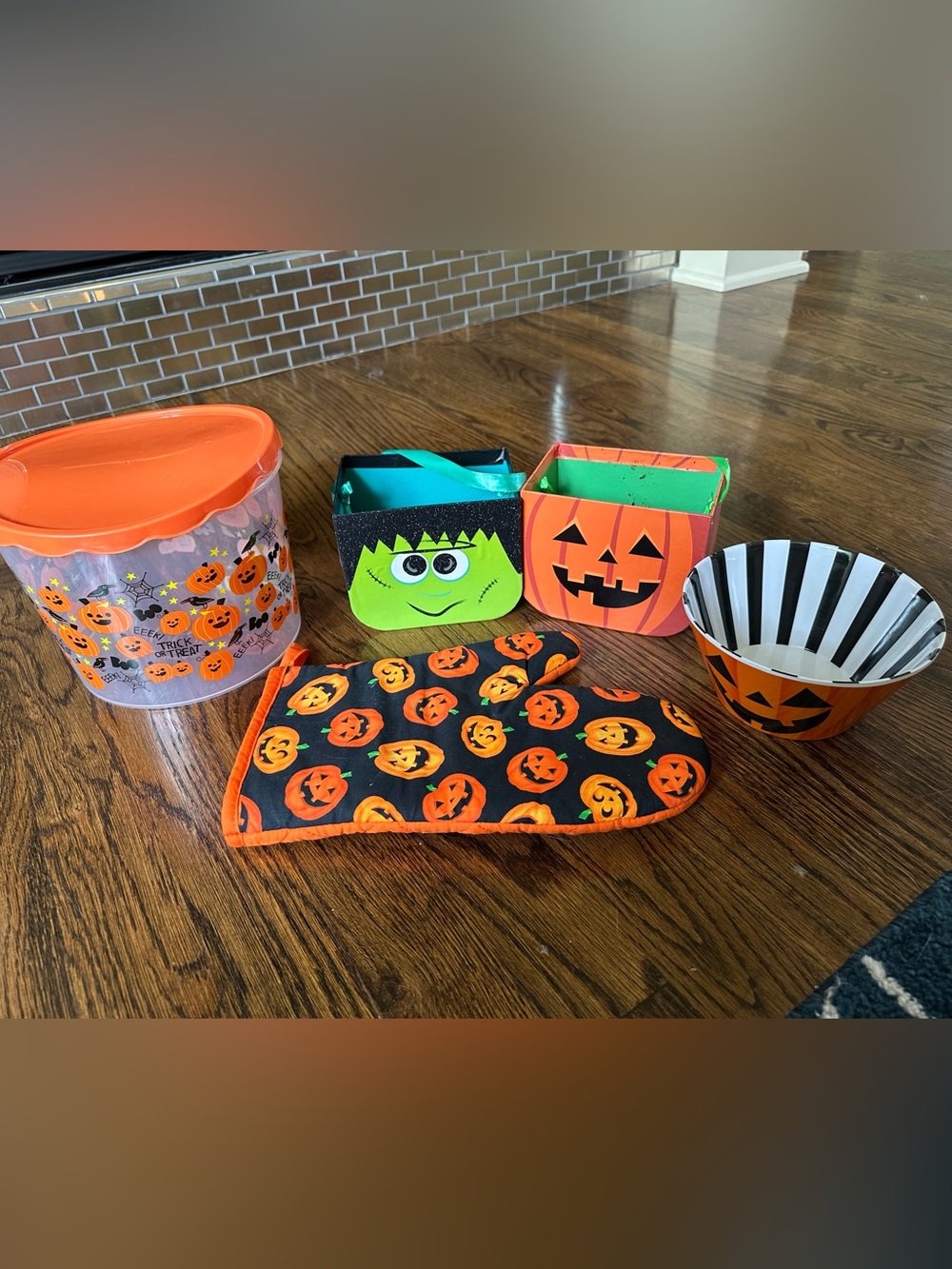 Halloween Pumpkin & Frankenstein Trick-or-Treat Set with bowls and oven mitt